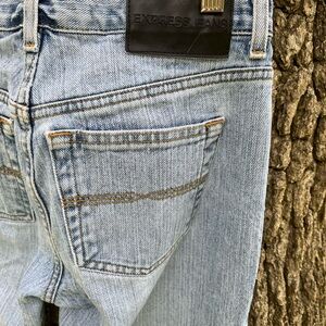 ⬇️Price Drop!⬇️ Bundle of Express Low Rise Flare Jean in size 3/4